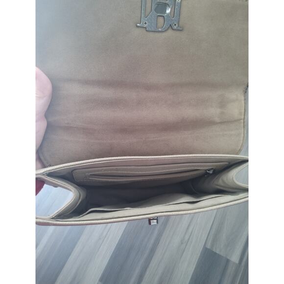 Badgley Mischka TurnKey studded embellished crossbody purse tan handle 10x7.5 in - Picture 8 of 10